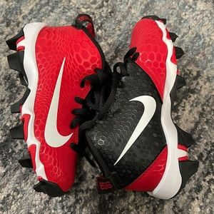 Brand new Nike boys baseball shoes